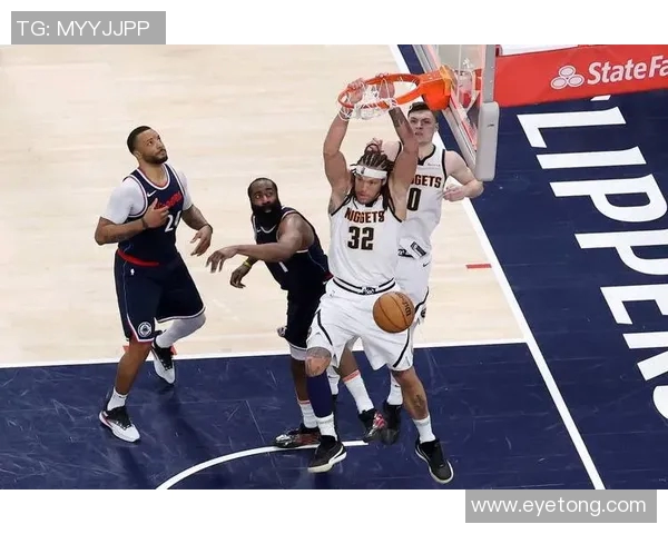 掘金赛场爆发小插曲，裁判如何处理？